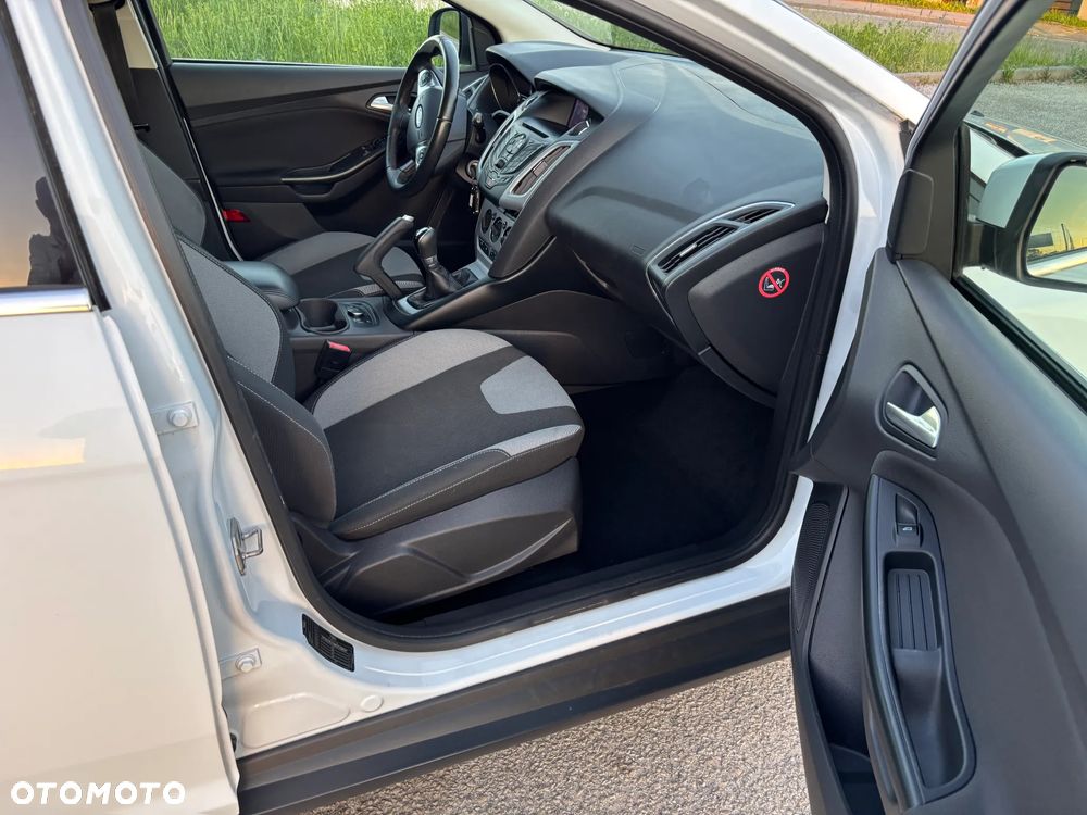 Ford Focus 1.0 EcoBoost Start-Stopp-System Ambiente - 23