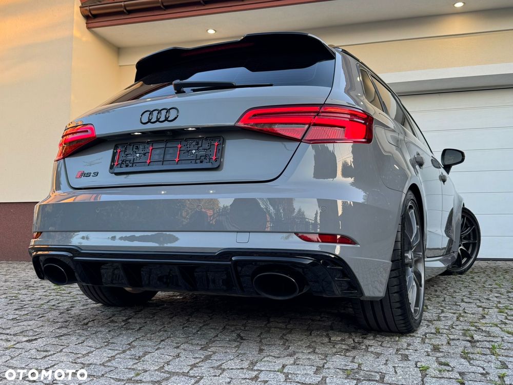 Audi RS3 Sportback S tronic - 13