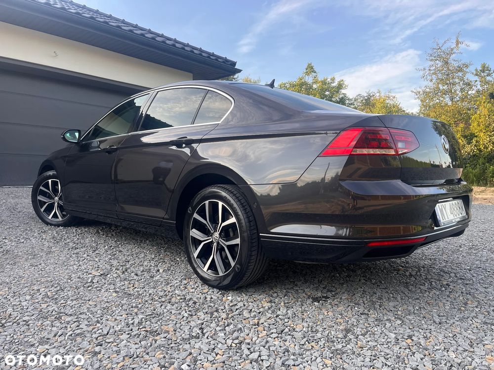 Volkswagen Passat 2.0 TSI Business DSG - 1