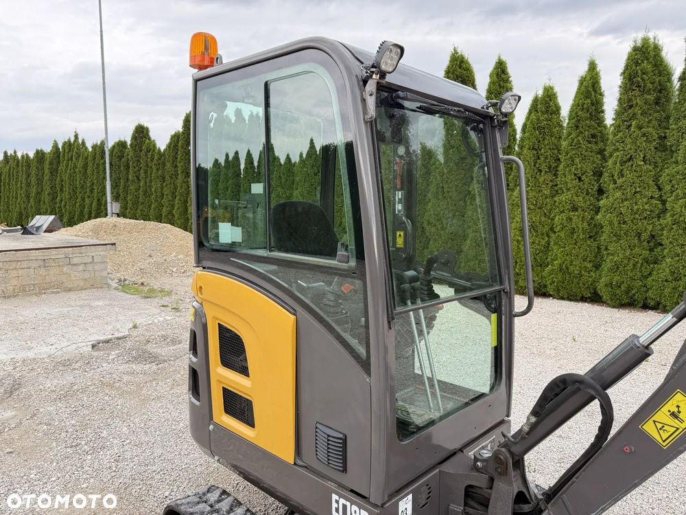 Volvo EC18D EC 18 D / Z NIEMIEC / PIĘKNA / POWERTILT / 2017 ROK / ORYGINAŁ / 15 16 17 20 22 301.6 301.8 VIO PC KX 018 19C 16C 18-3 - 15