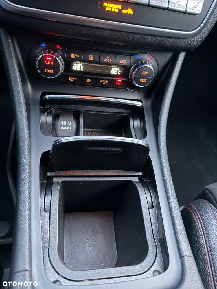 Mercedes-Benz GLA 220 4-Matic AMG Line - 11