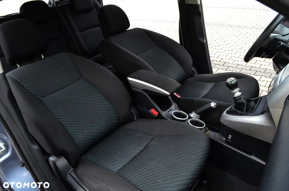 Toyota Verso 1.6 Premium 7os - 33