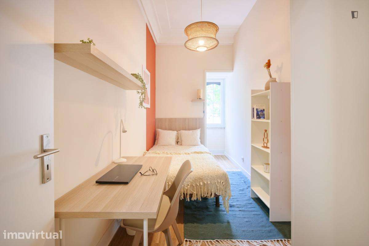 Quarto - localizado em Marquês de Pombal Lisbon - Grande imagem: 2/46