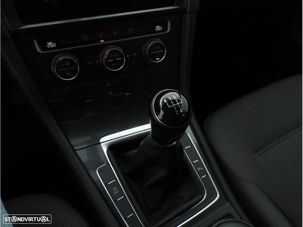 VW Golf Variant 1.6 TDi Confortline - 19