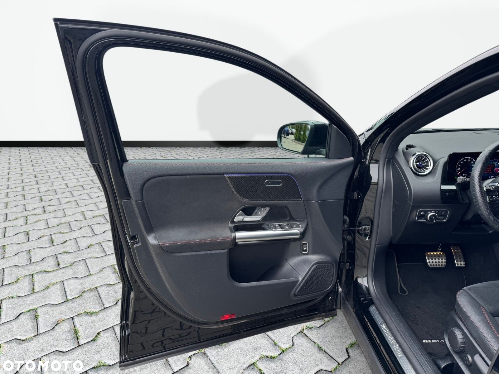 Mercedes-Benz GLA - 10