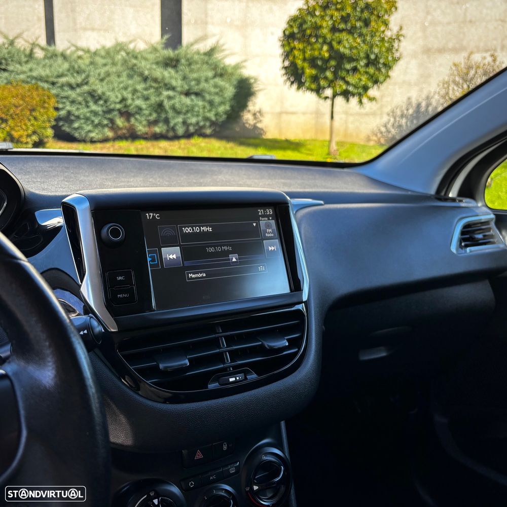 Peugeot 208 1.2 VTi SE Style - 8