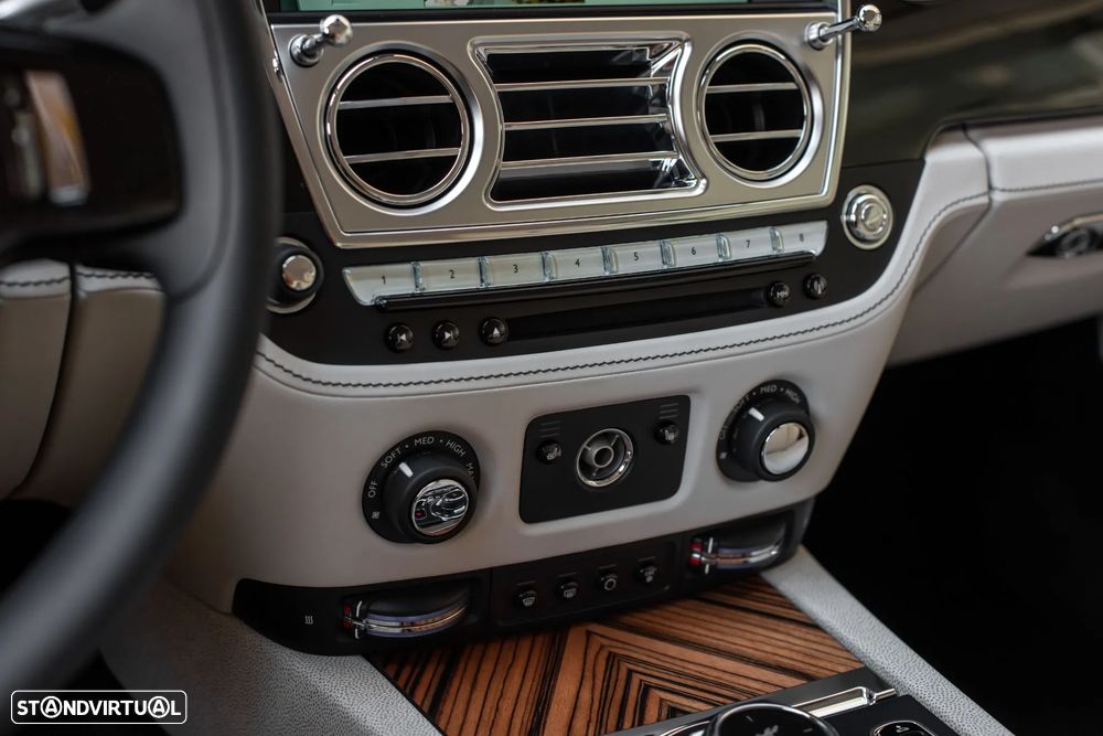 Rolls Royce Wraith 6.6 Twin-Turbo V12 - 19