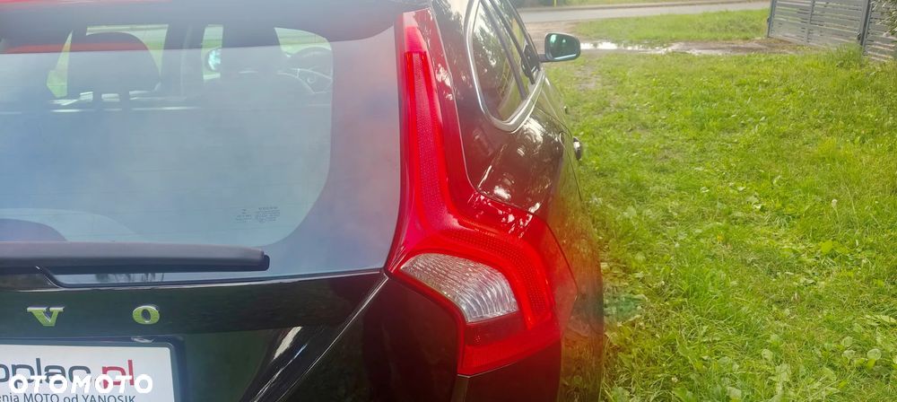 Volvo V60 D4 Summum - 9