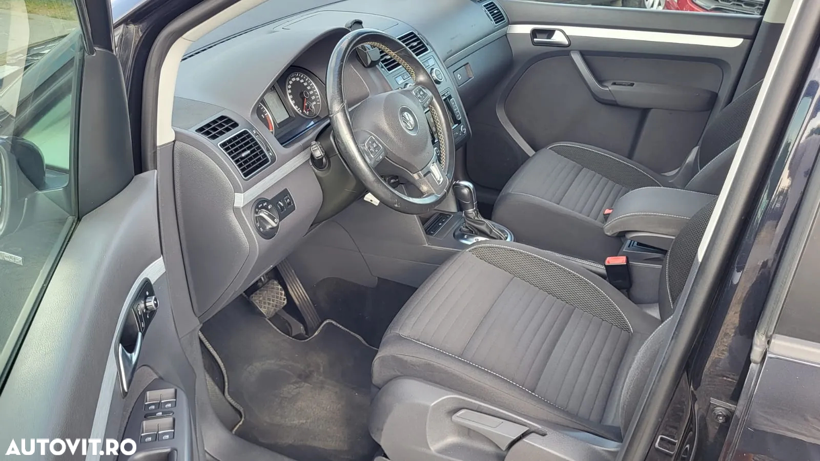 Volkswagen Touran - 5