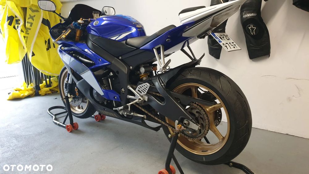 Yamaha R6 - 7