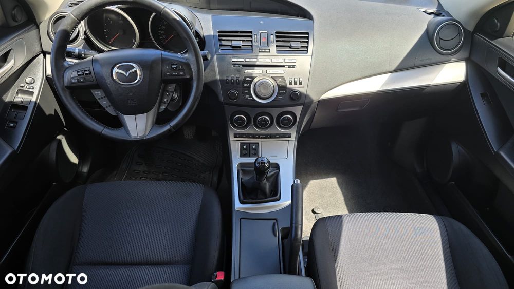 Mazda 3 - 8