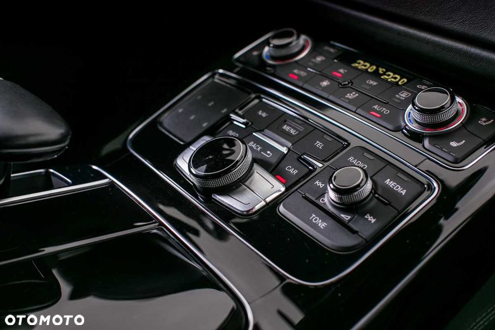 Audi A8 - 4