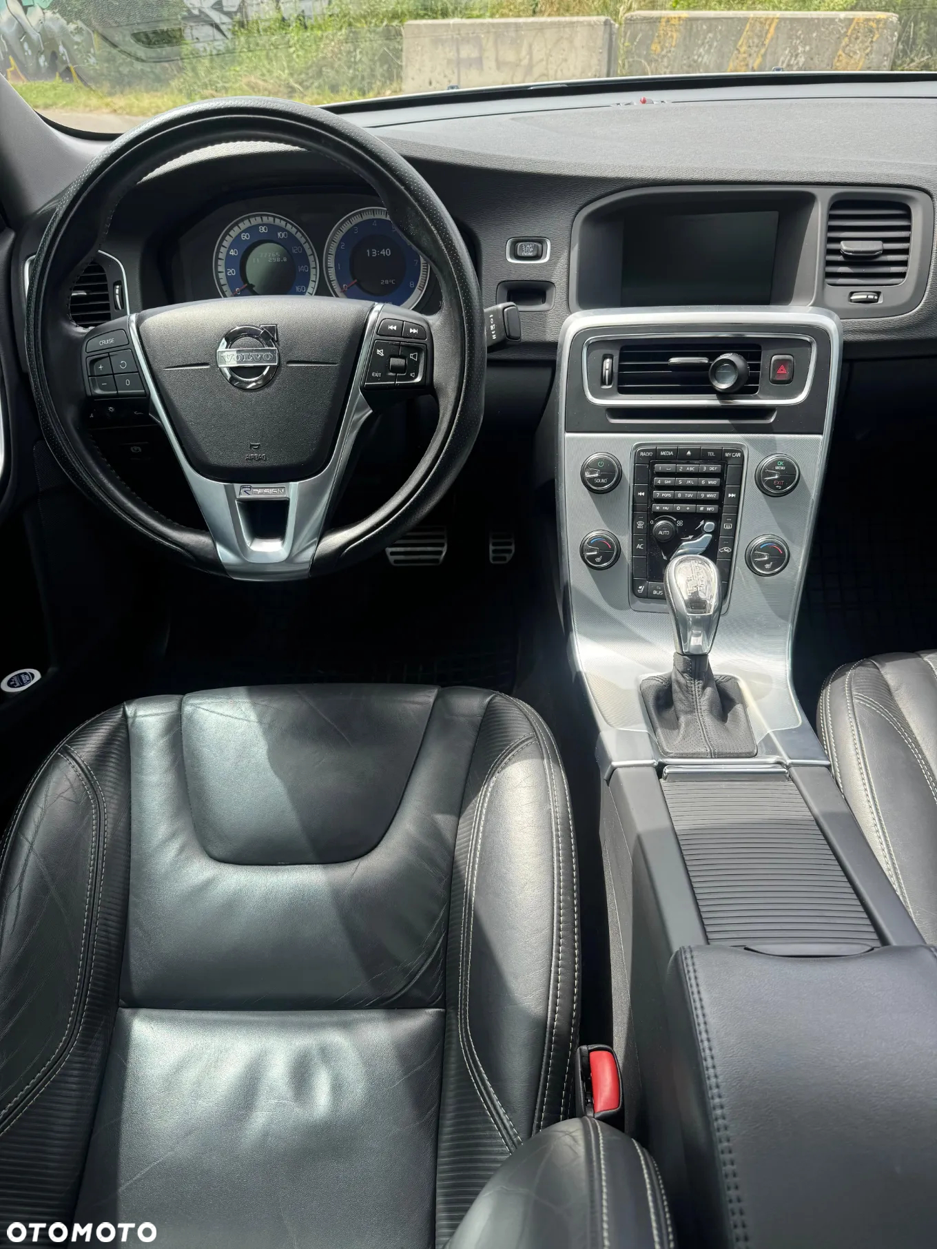 Volvo S60 T6 AWD R-Design - 8