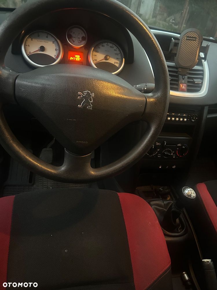Peugeot 207 - 9