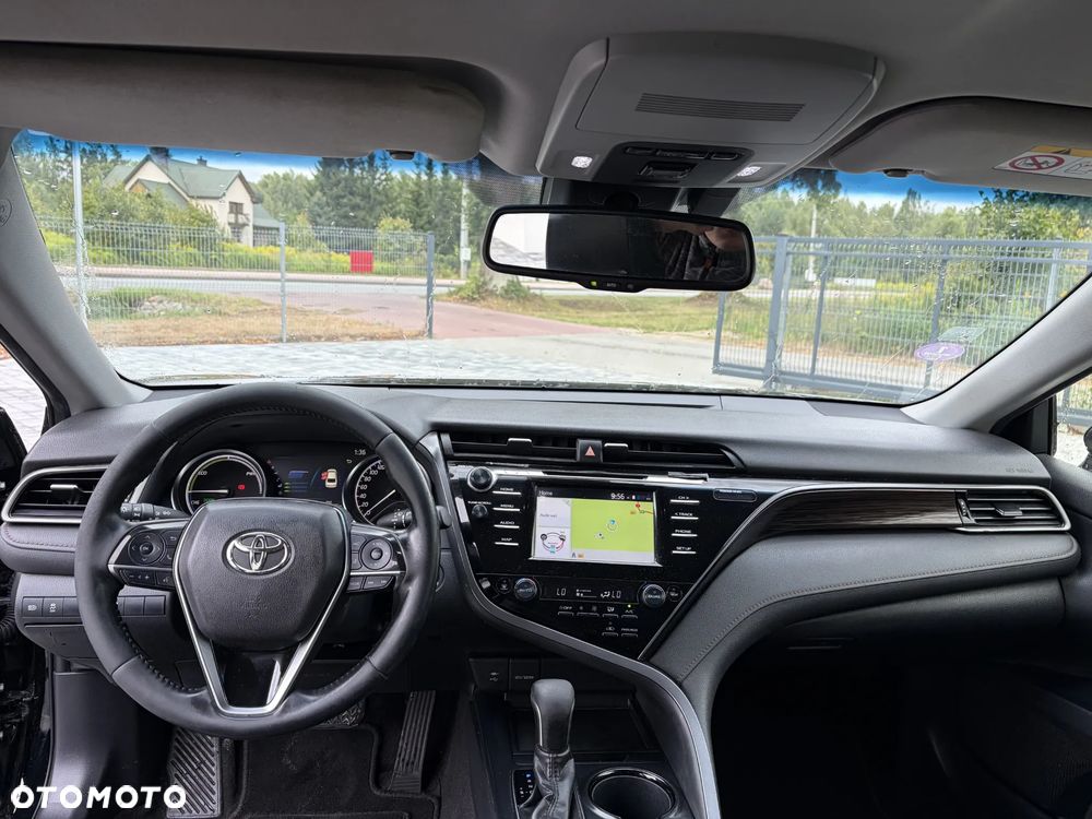 Toyota Camry Business Edition - 10