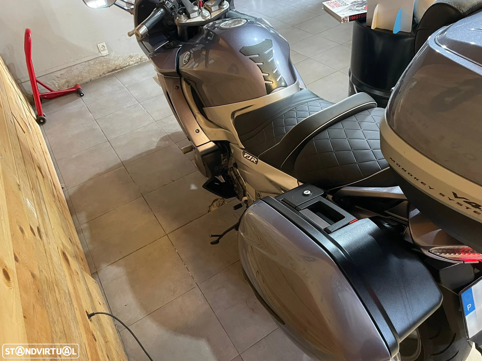 Yamaha FJR - 9