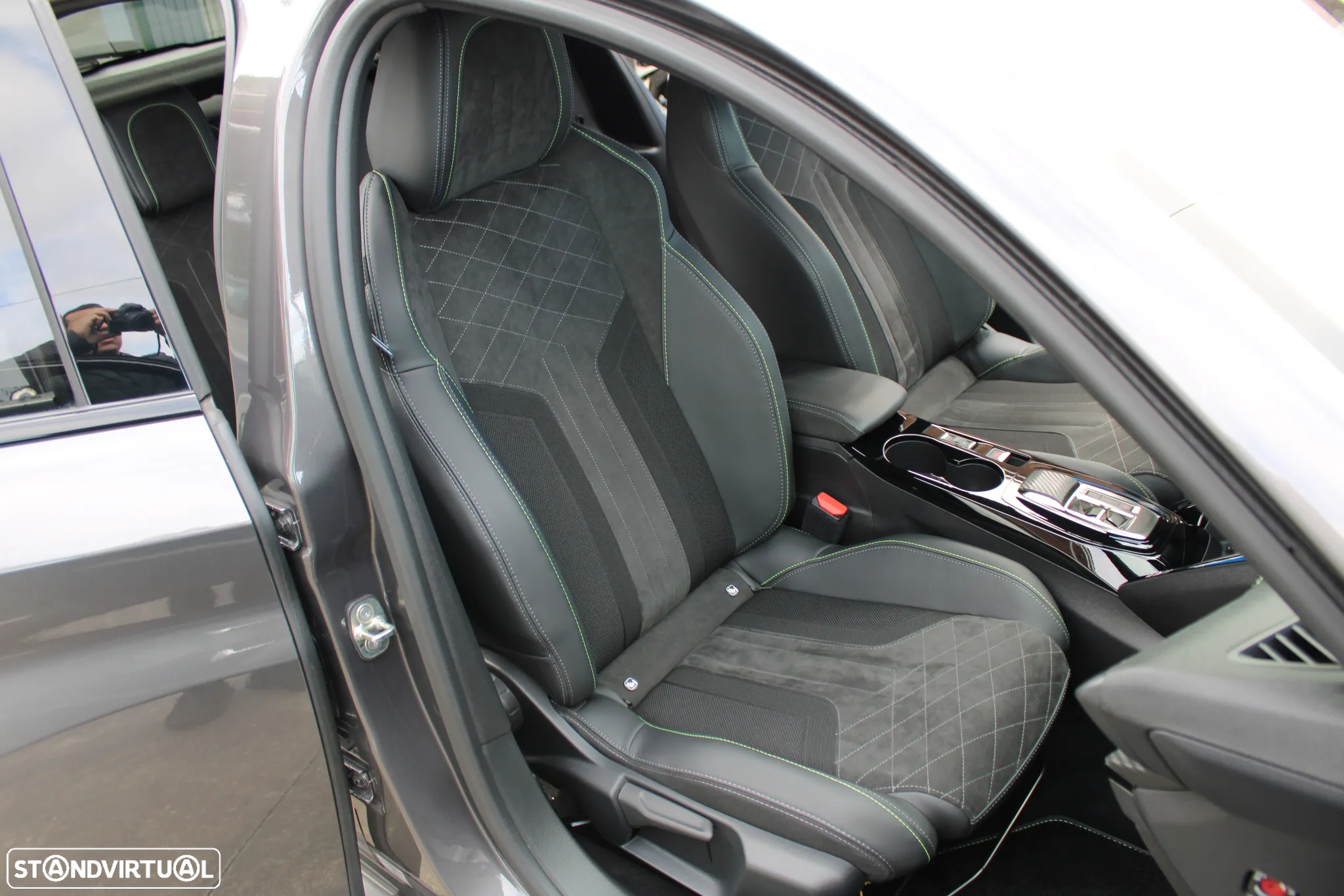 Peugeot 208 1.2 PureTech GT Line EAT8 - 44