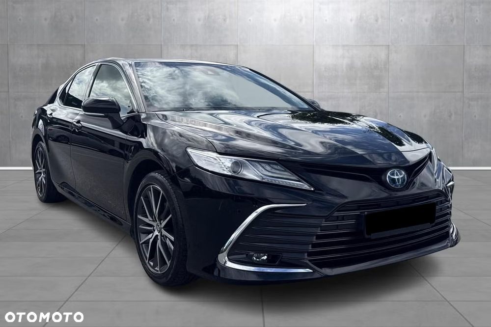 Toyota Camry Luxury - 8
