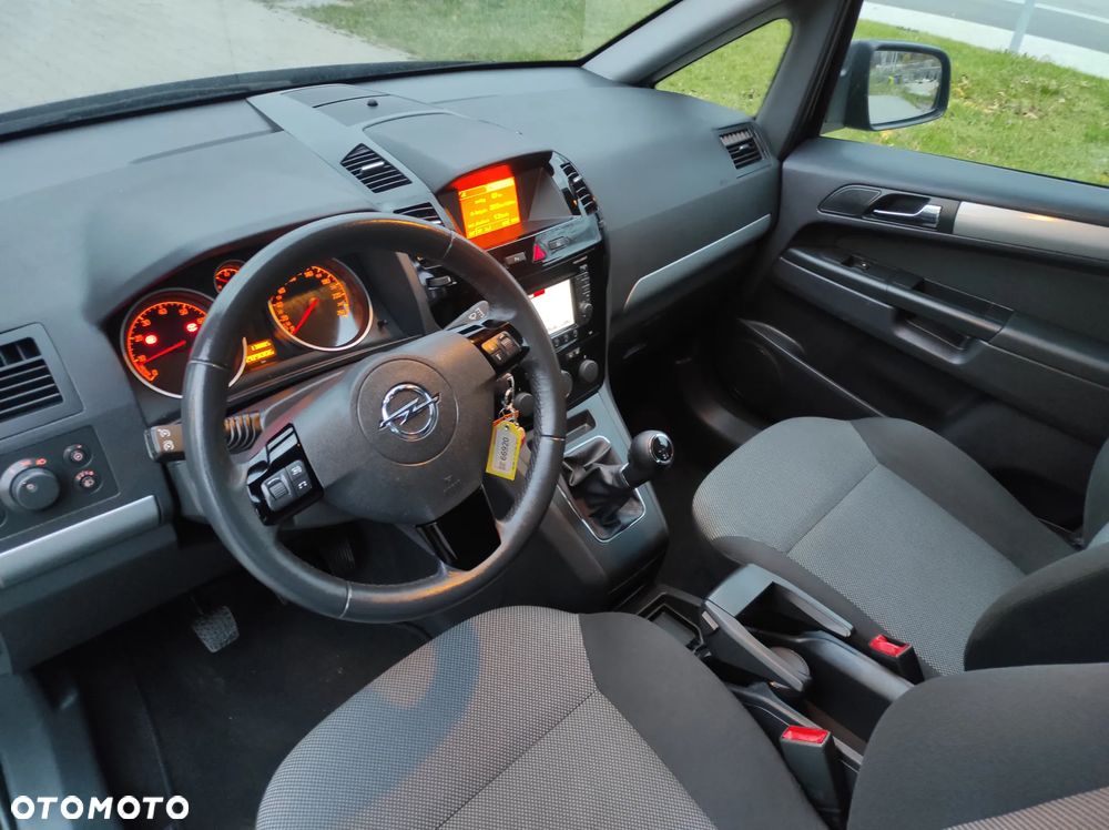 Opel Zafira 1.8 Navi - 10