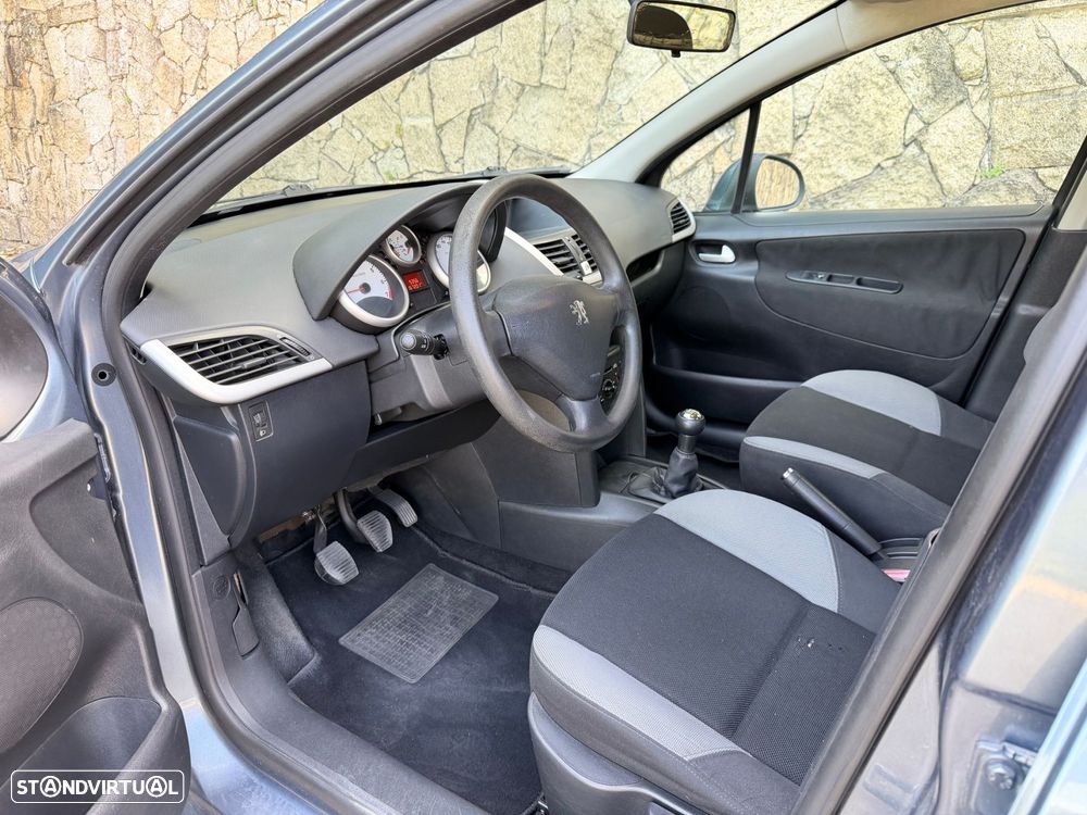 Peugeot 207 1.4 16V Sport - 12