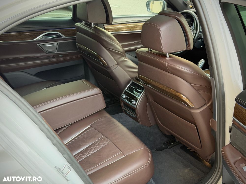 BMW Seria 7 730d BluePerformance Edition Exclusive - 7