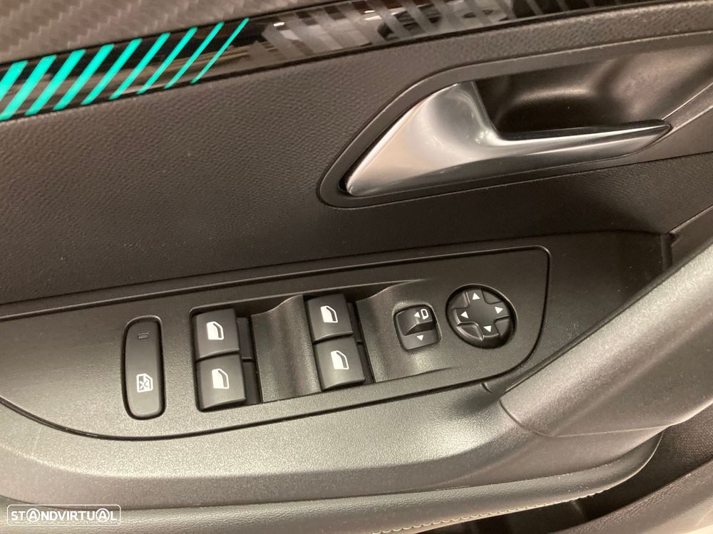 Peugeot 2008 1.2 PureTech Active Pack - 18