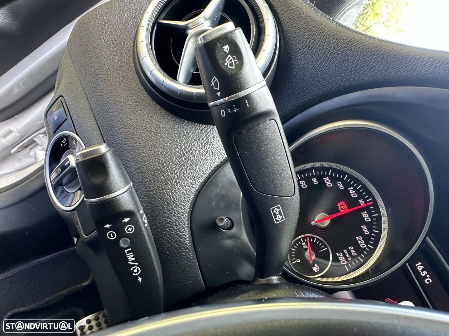 Mercedes-Benz CLA 200 d AMG Line - 38