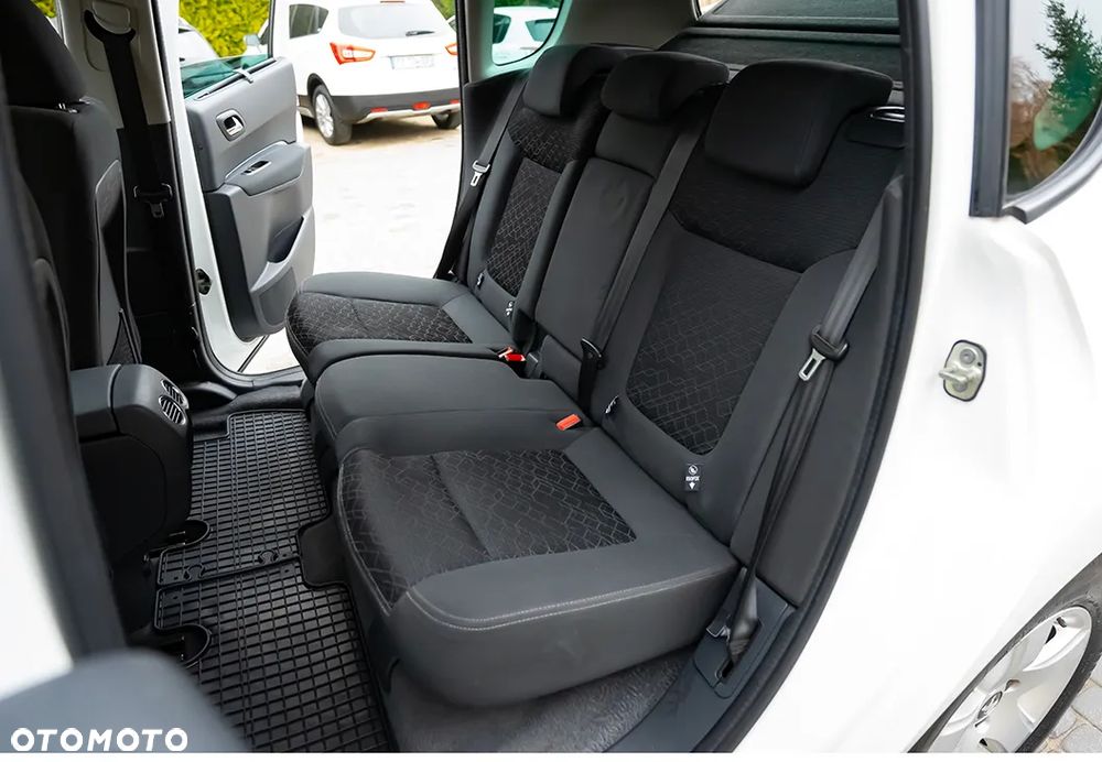 Peugeot 3008 HDi 115 Active - 30