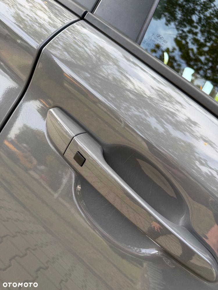Hyundai Kona - 32