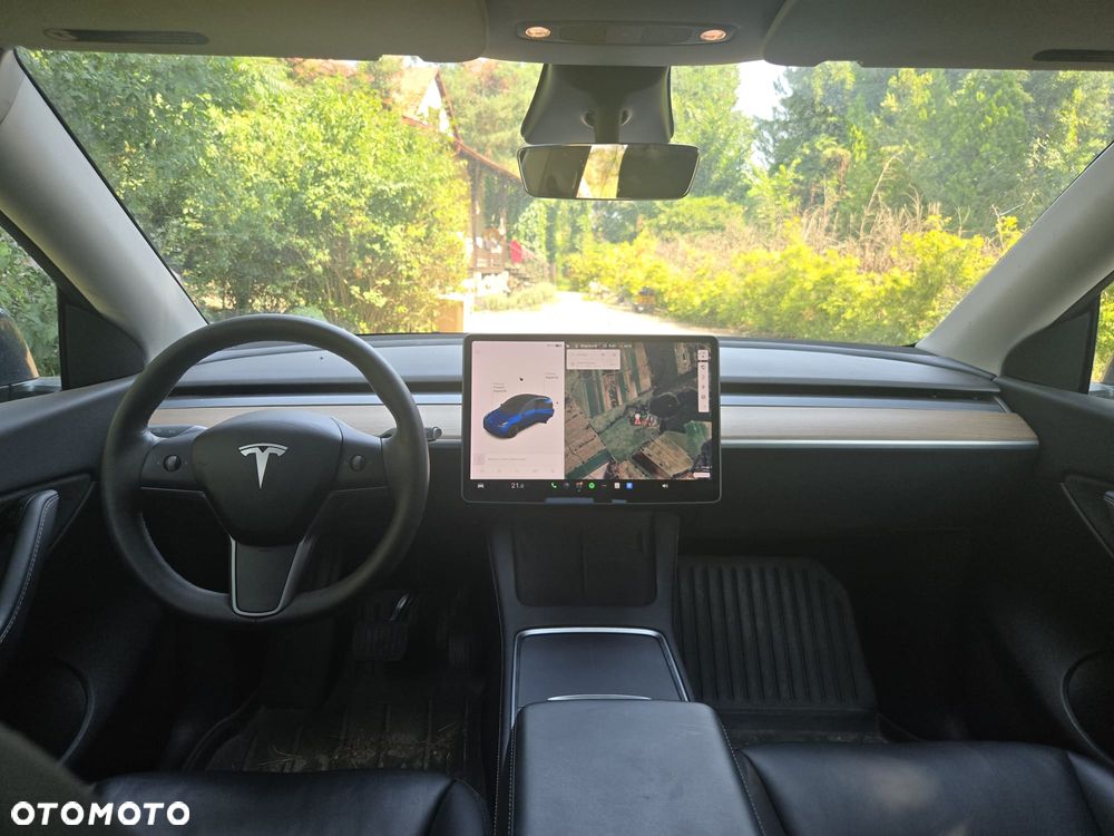 Tesla Model Y Long Range AWD - 21