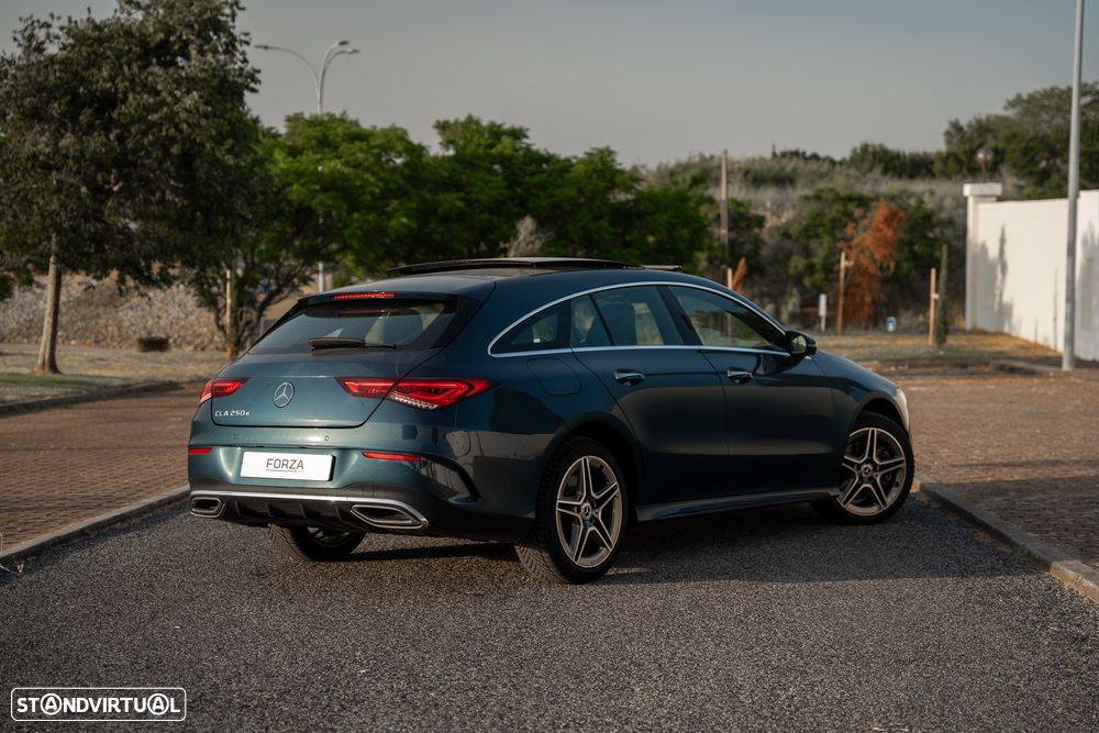 Mercedes-Benz CLA 250 e 8G-DCT AMG Line - 11