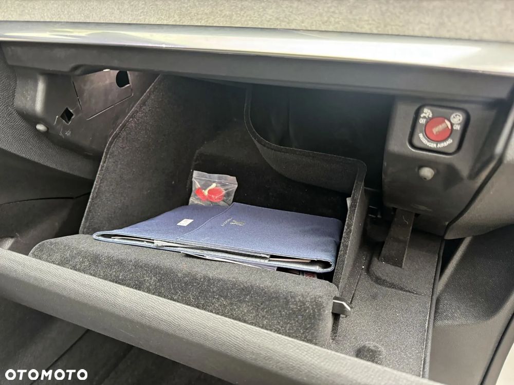 Peugeot 3008 Plug-In Hybrid 225 e-EAT8 GT - 18