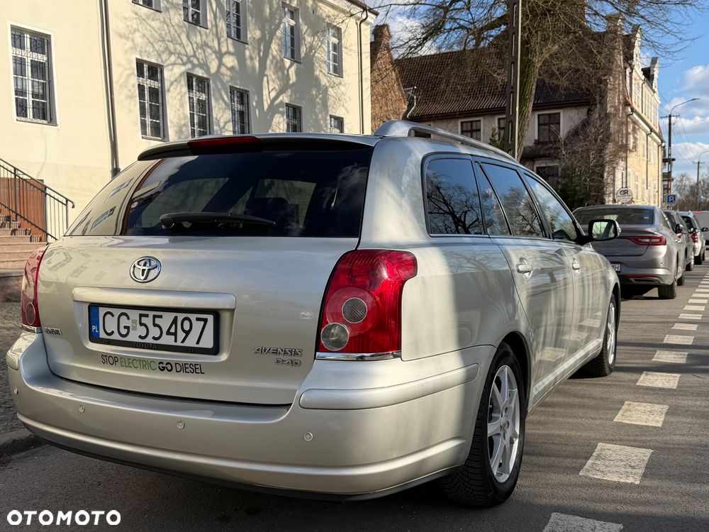 Toyota Avensis 2.0 D-4D - 8