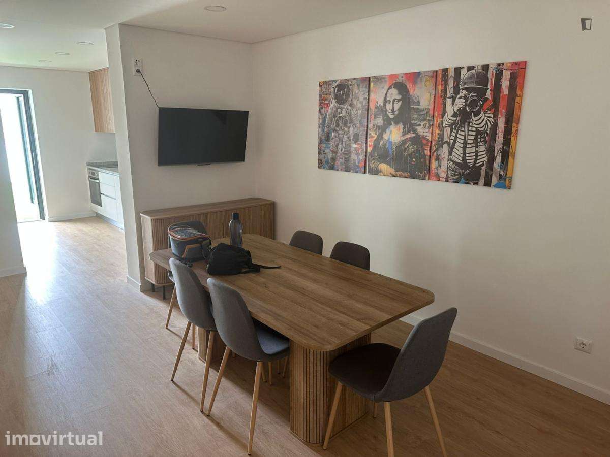 Quarto - localizado em Paranhos Porto - Grande imagem: 4/13