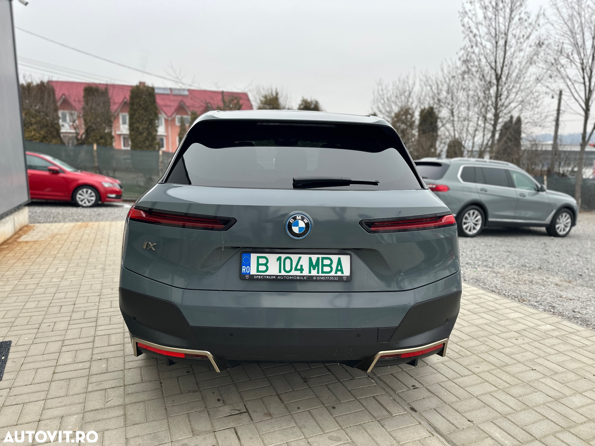 BMW iX xDrive40 - 11