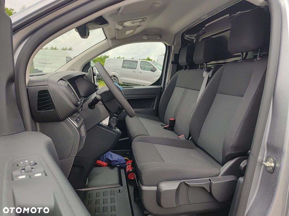 Opel Vivaro Vivaro Furgon XL Diesel 2.2 150 KM Manual - 11