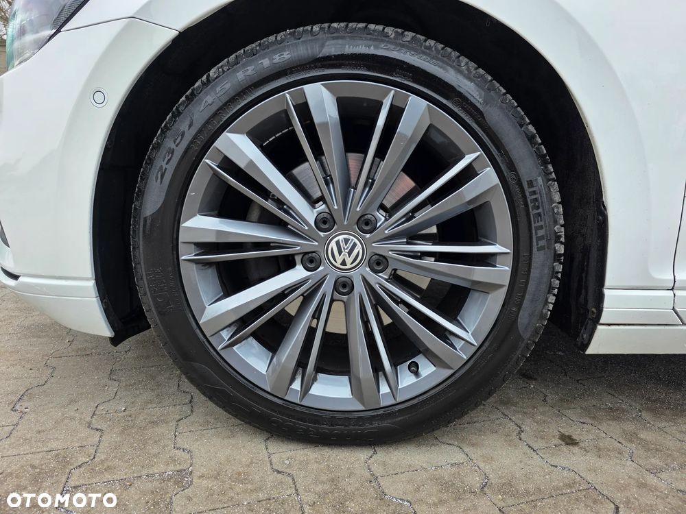 Volkswagen Passat 2.0 TDI SCR DSG Elegance - 15