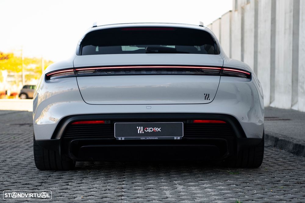 Porsche Taycan Sport Turismo Turbo S - 11