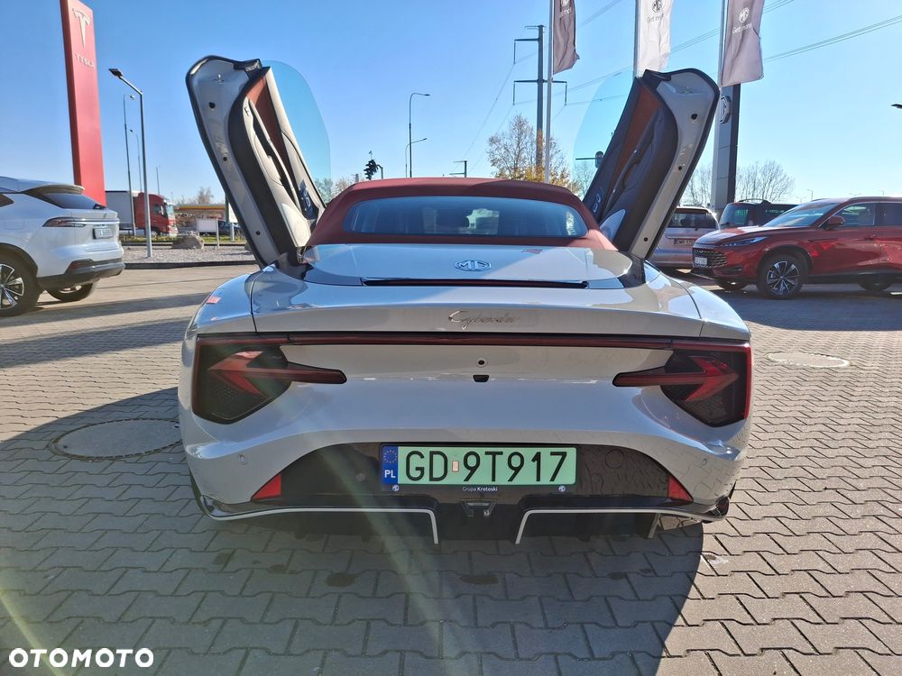 MG Cyberster 77kWh AWD Czerwony Dach - 5