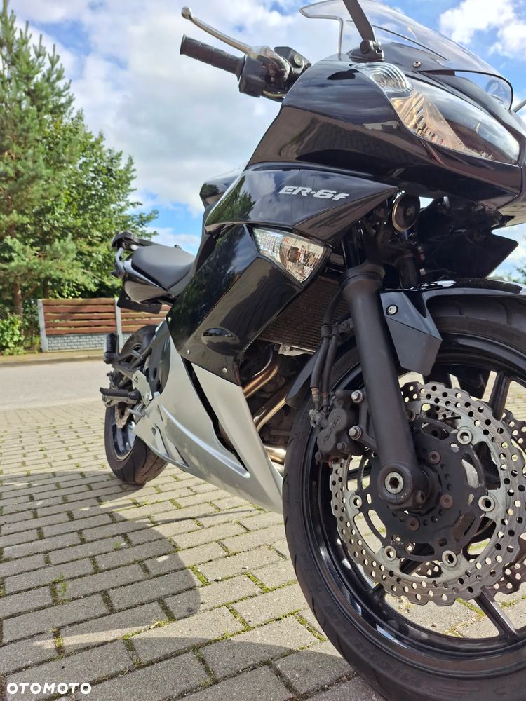 Kawasaki ER - 8