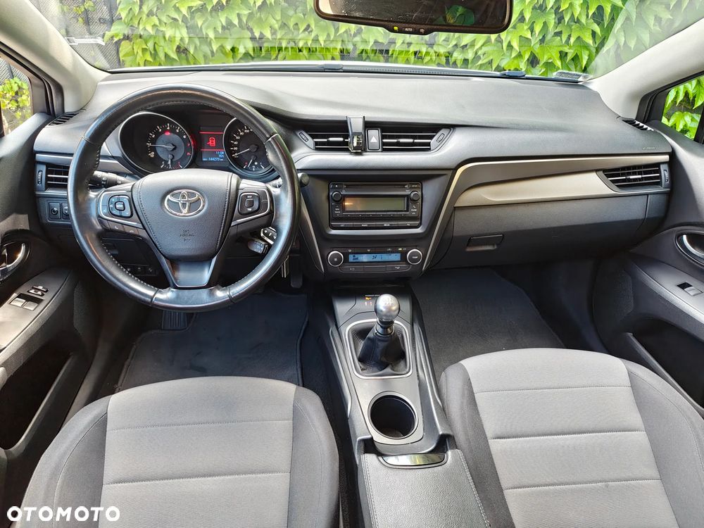 Toyota Avensis 1.8 Premium - 19