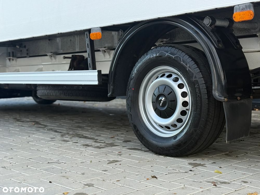 MAN TGE 3.180 / Kontener 8EP + Winda 750KG / 2021 ROK PRODUKCJI / Automat 8-biegów / DUŻY SERWIS / ZAREJESTROWANY W PL - 21