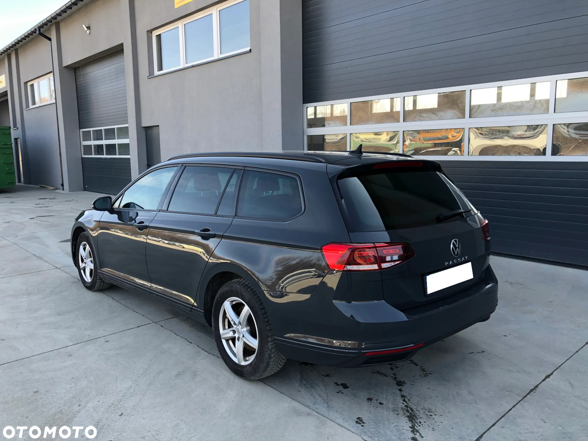 Volkswagen Passat Variant 2.0 TDI SCR DSG Business - 3