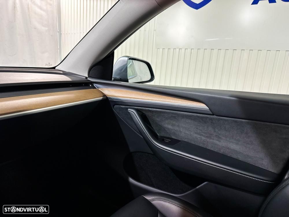 Tesla Model Y Performance Dual Motor AWD - 50