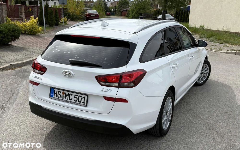Hyundai i30 1.4 Passion - 9