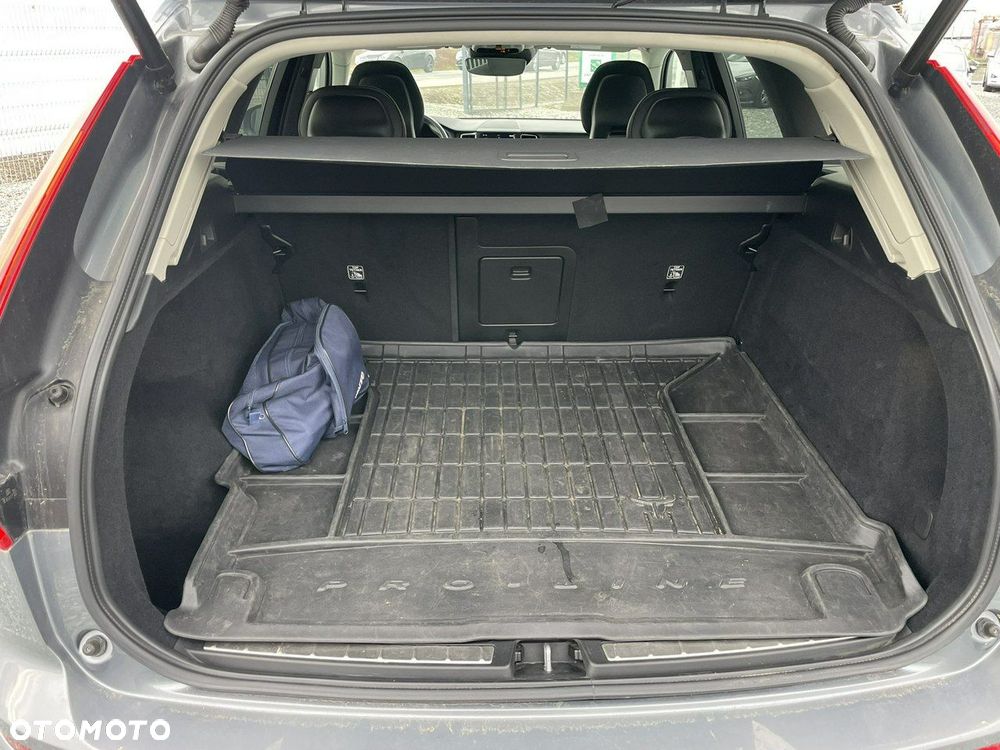 Volvo XC 60 T5 Momentum - 33