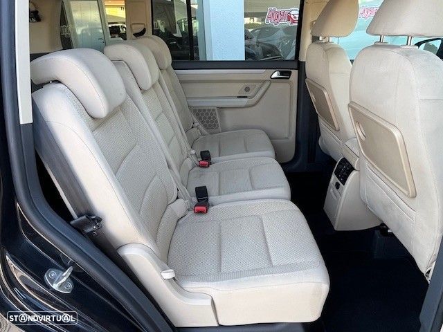 VW Touran 1.6 TDI Blue.Highline 7L - 22