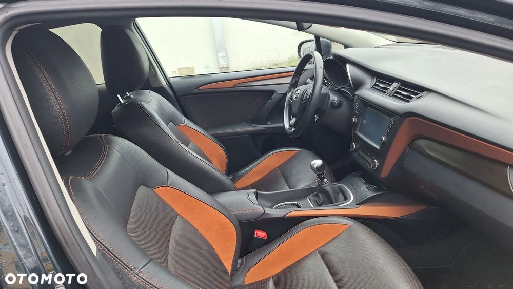 Toyota Avensis 1.8 Premium - 6