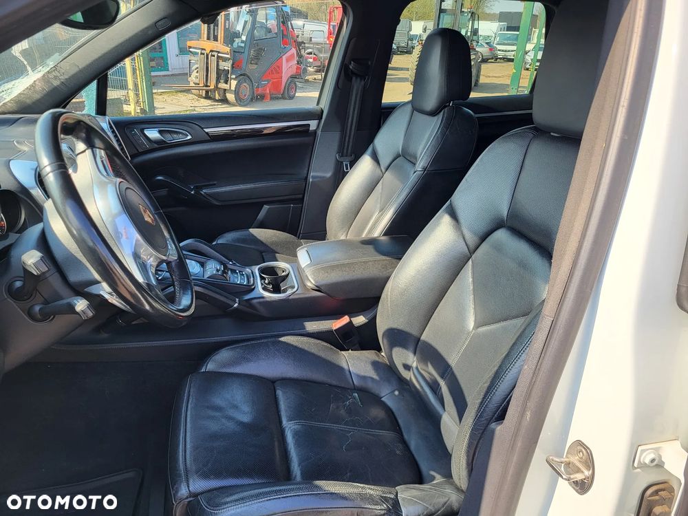 Porsche Cayenne Platinum Edition - 37