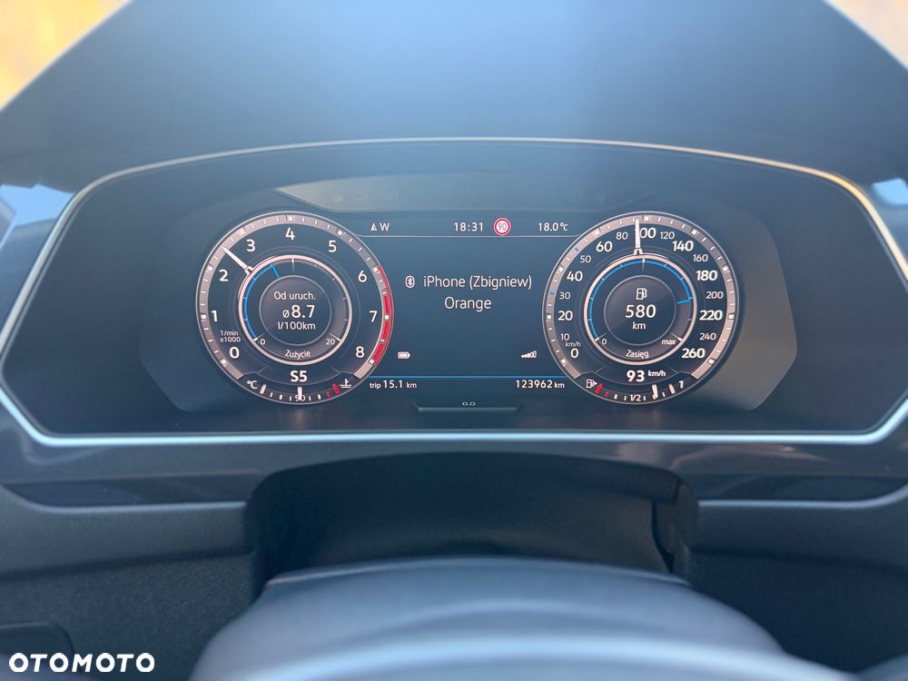 Volkswagen Tiguan - 12